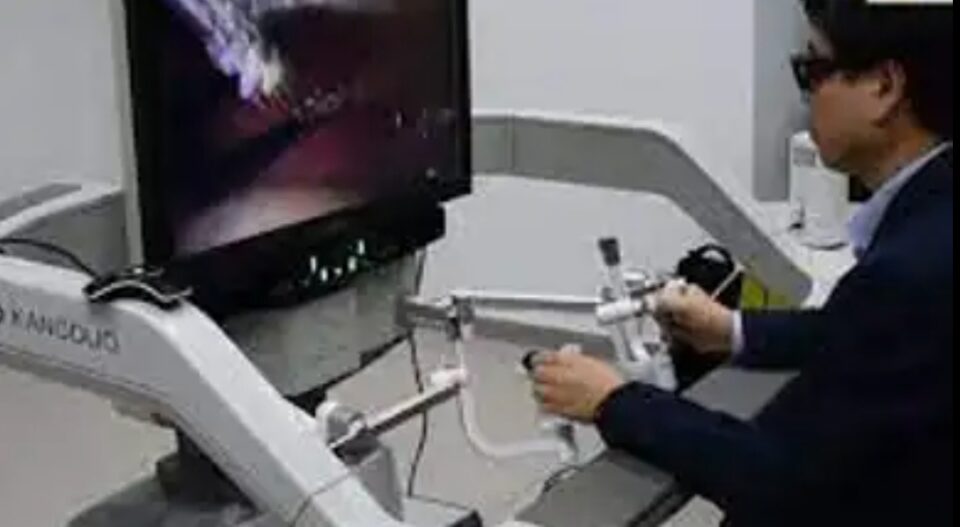 SALUD: Cirugía a Distancia